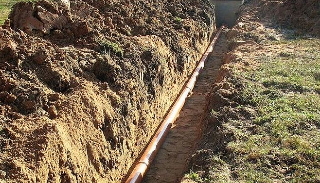 Копка траншей для водопровода в Жигулевске: цена за метр от 952 руб.