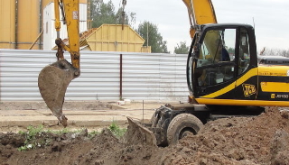 Выкопать яму экскаватором в Жигулевске от 952 руб. - 2Землекопа-Жгл